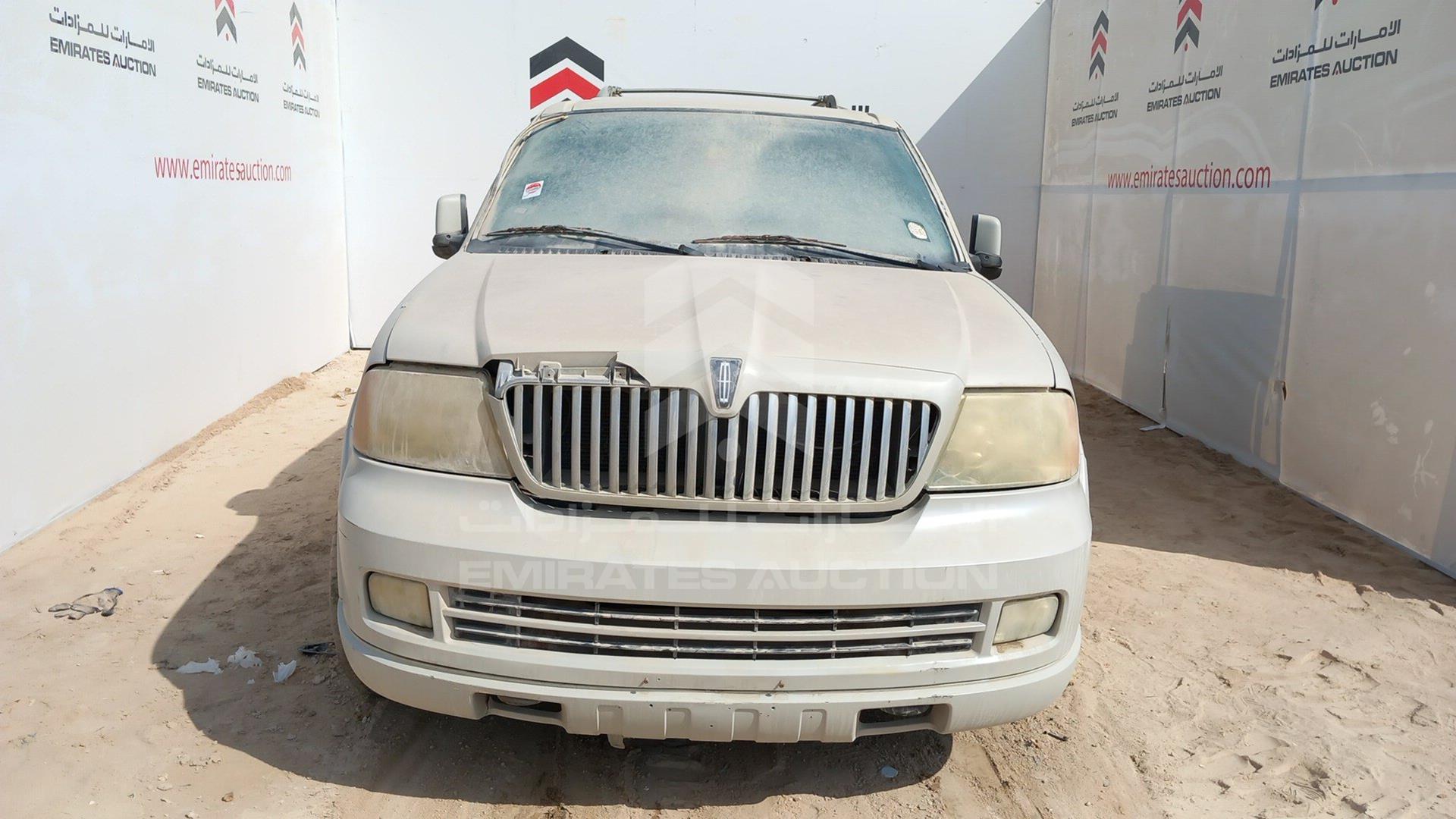 2005 LINCOLN NAVIGATOR VIN: 5LMFU285X5LJ21885