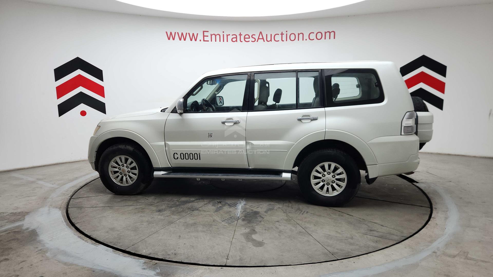2014 MITSUBISHI PAJERO VIN: JMYLRV95WEJ717770
