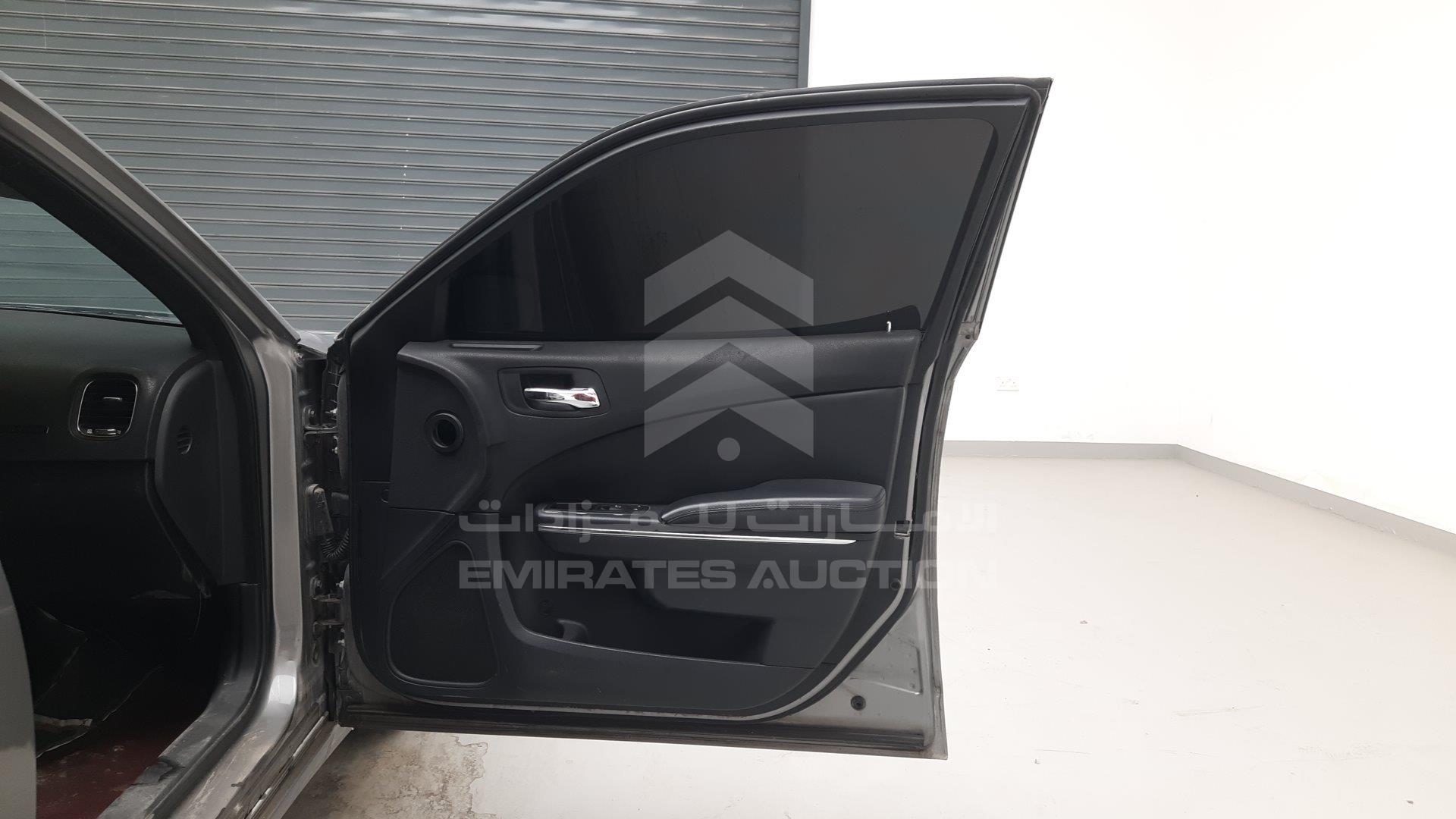 2B3CL3CG2BH576221 - 2011 Dodge Charger RT - #489589