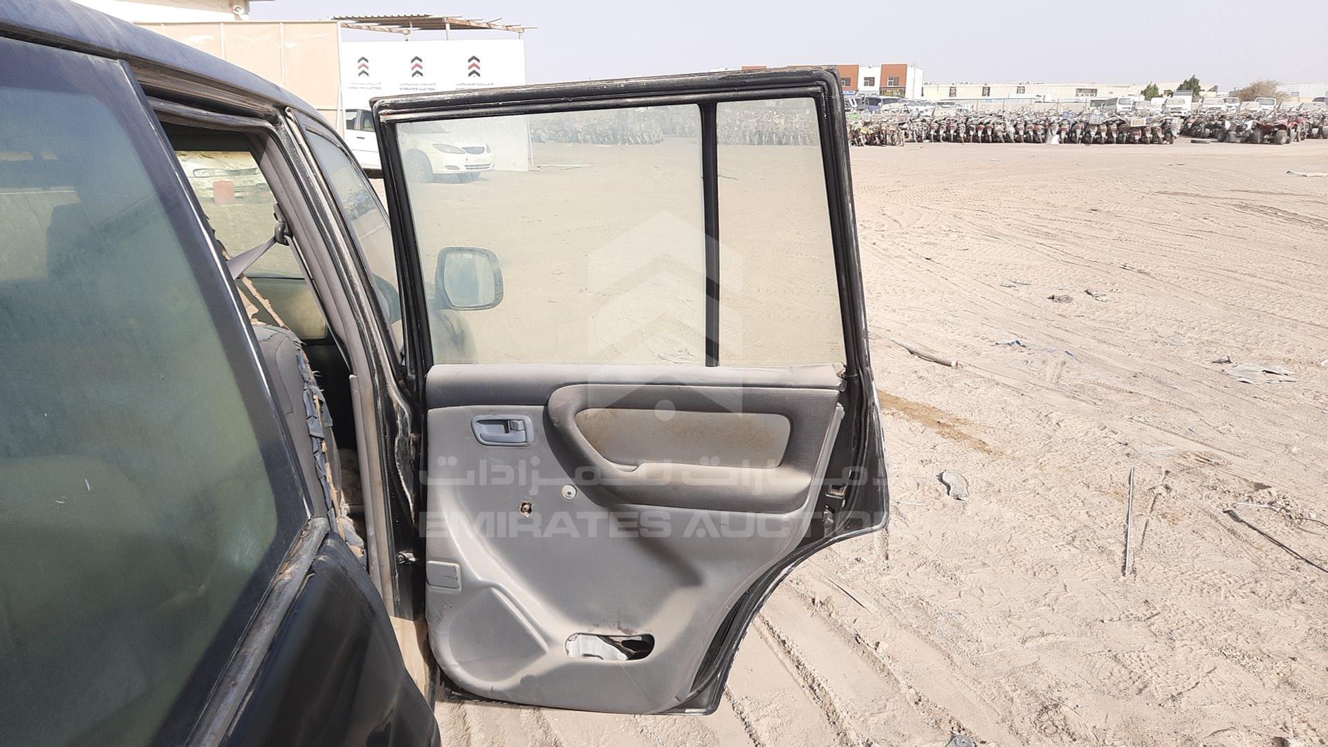 2000 TOYOTA LAND CRUISER VIN: JTCHJ01J0Y0028324