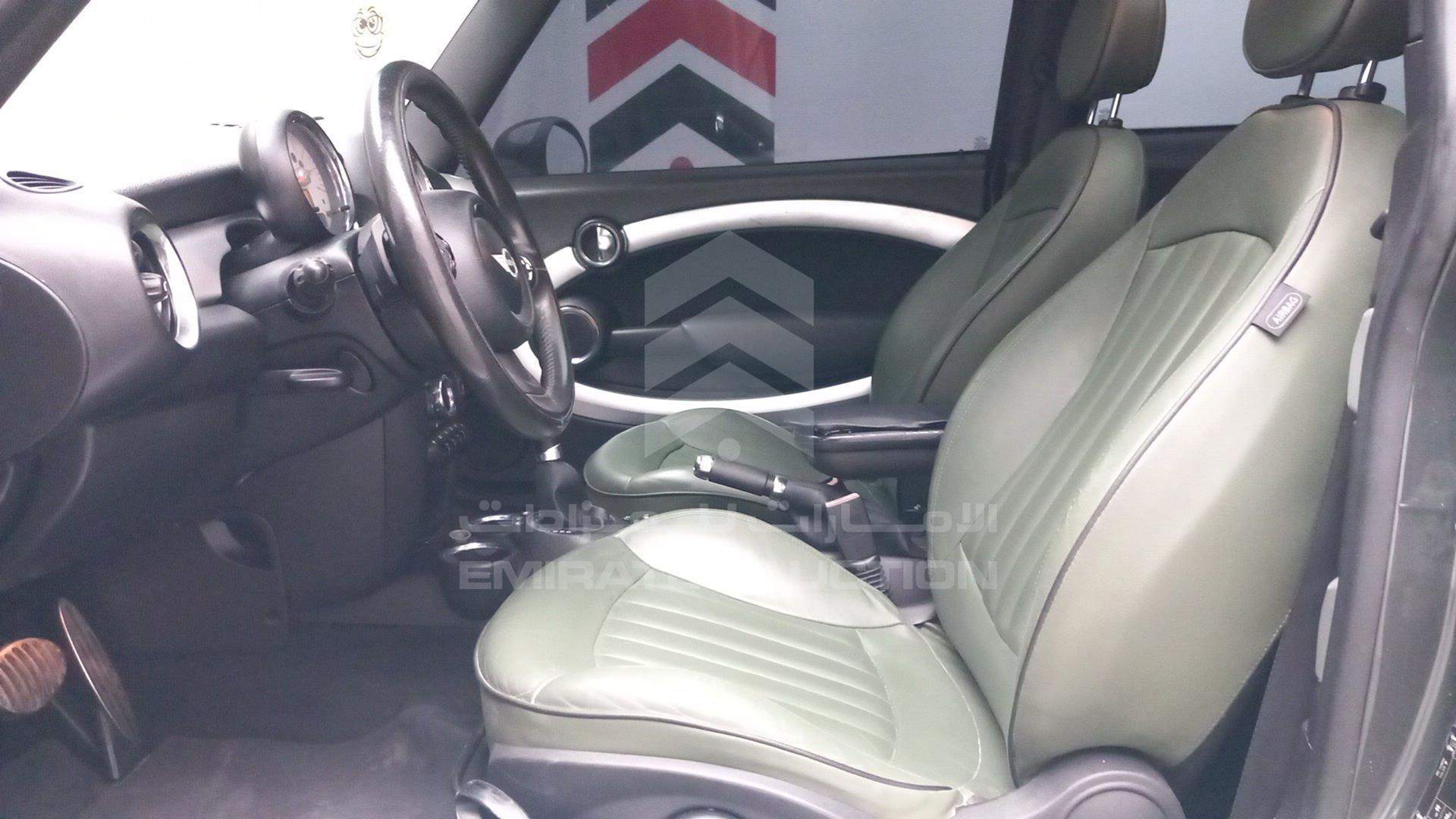 2011 MINI COOPER S VIN: WMWSV3107BTY67162