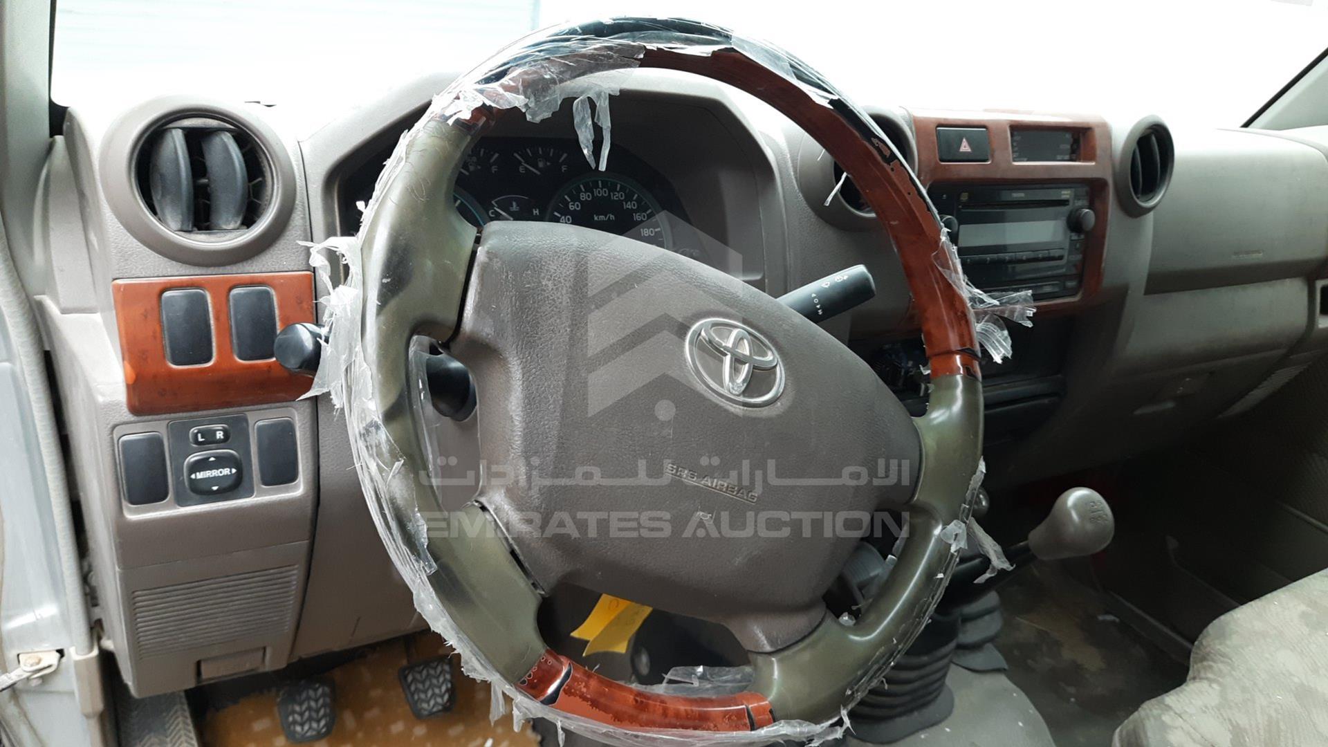 2012 TOYOTA LAND CRUISER VIN: JTFLU73J6C4521887