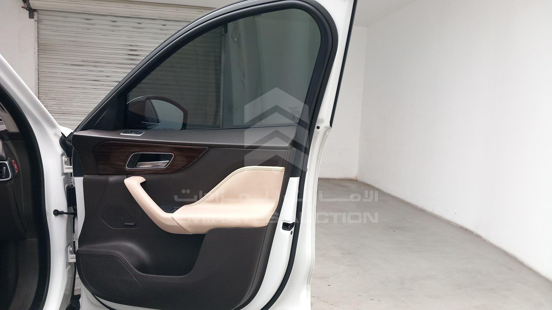 2018 JAGUAR F-PACE VIN: SADCA2BX6JA277882