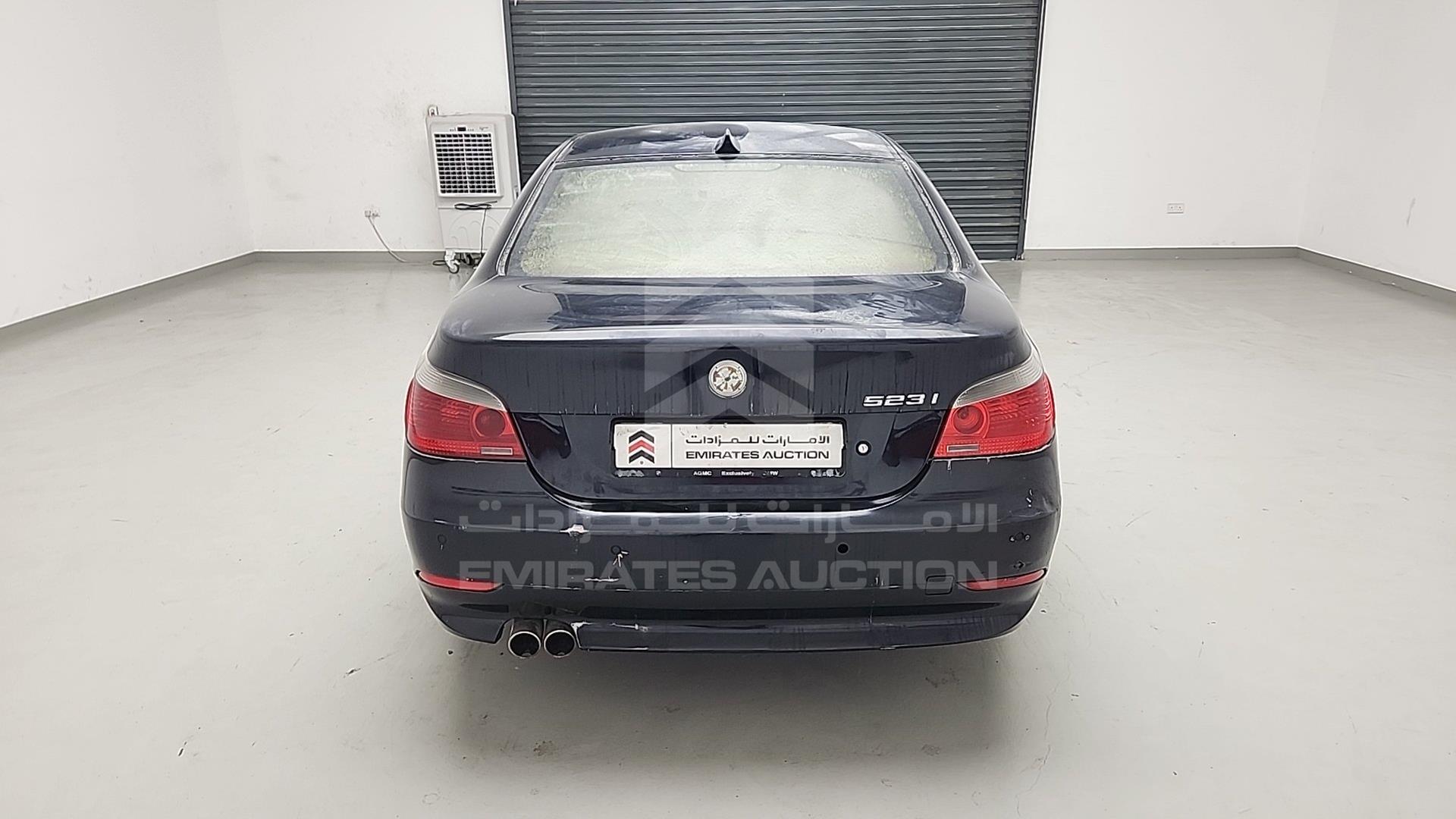 0 BMW 523I VIN: WBANE310X0B953095
