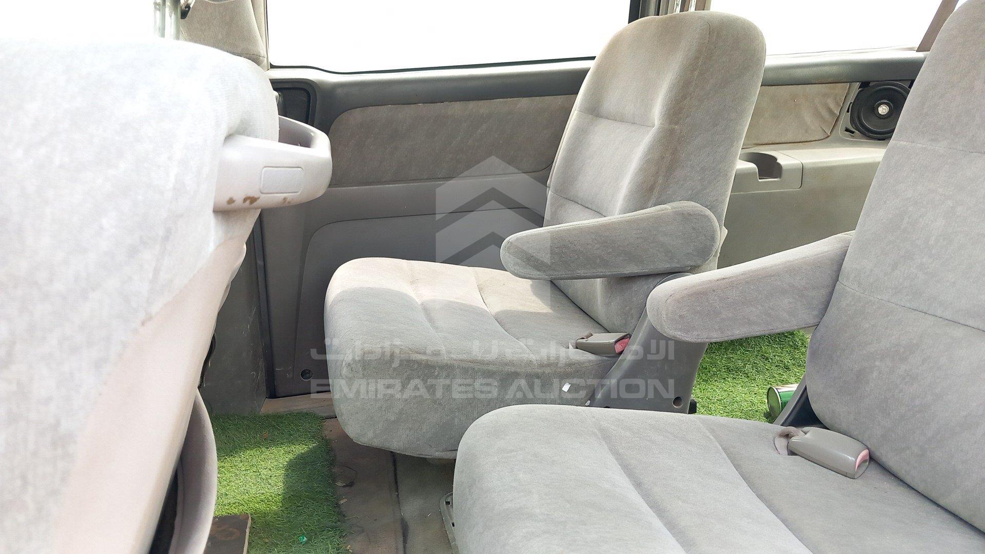 2HKRL1869YH513923 - 2000 Honda Odyssey - #429408