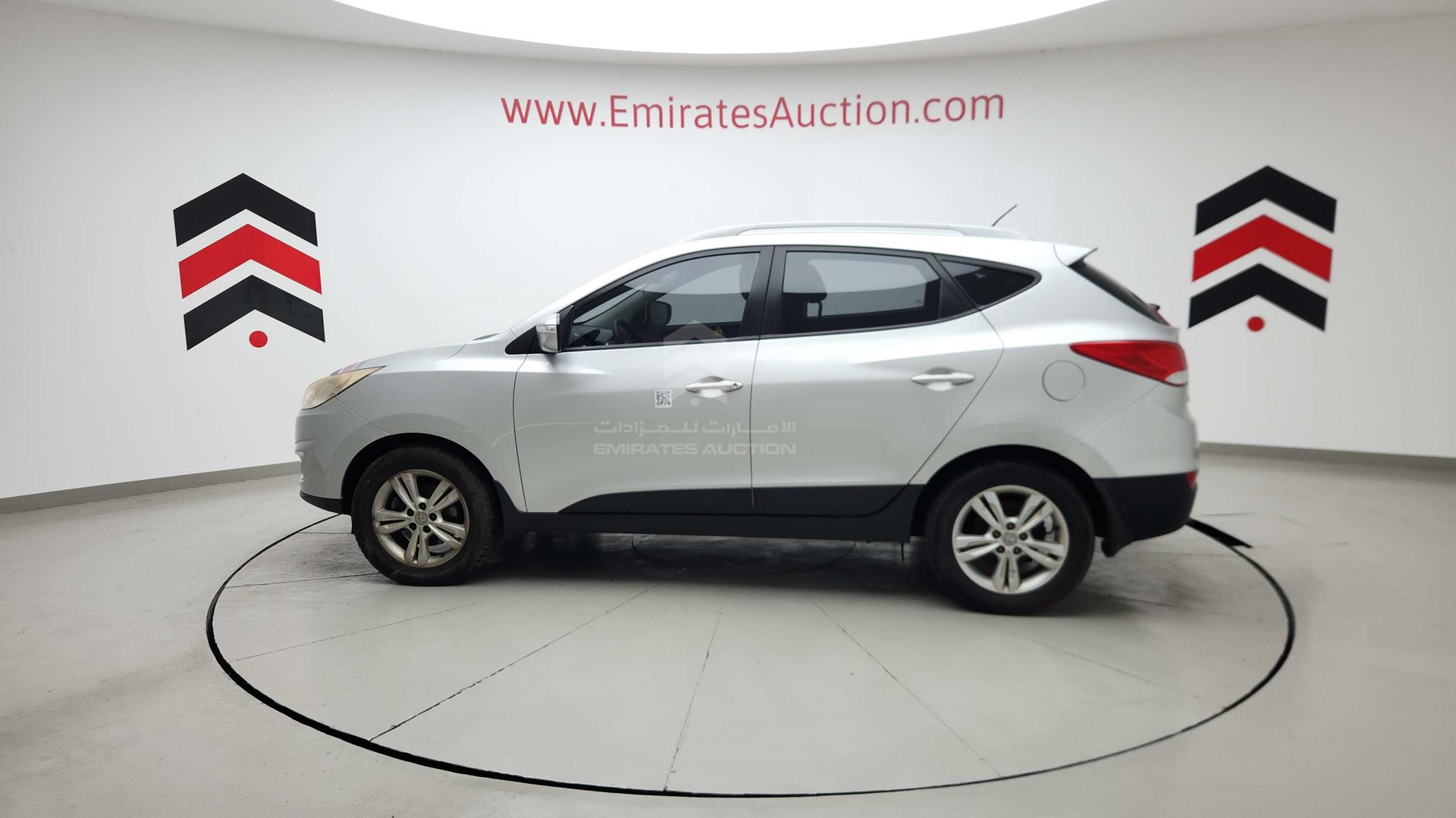 2011 HYUNDAI TUCSON VIN: KMHJT81B4BU132406