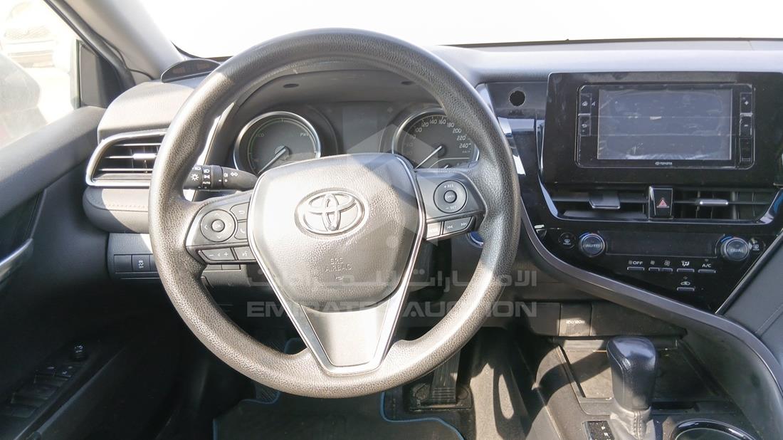 2024 Toyota Camry — Steering & Mounted Controls — Photo 13
