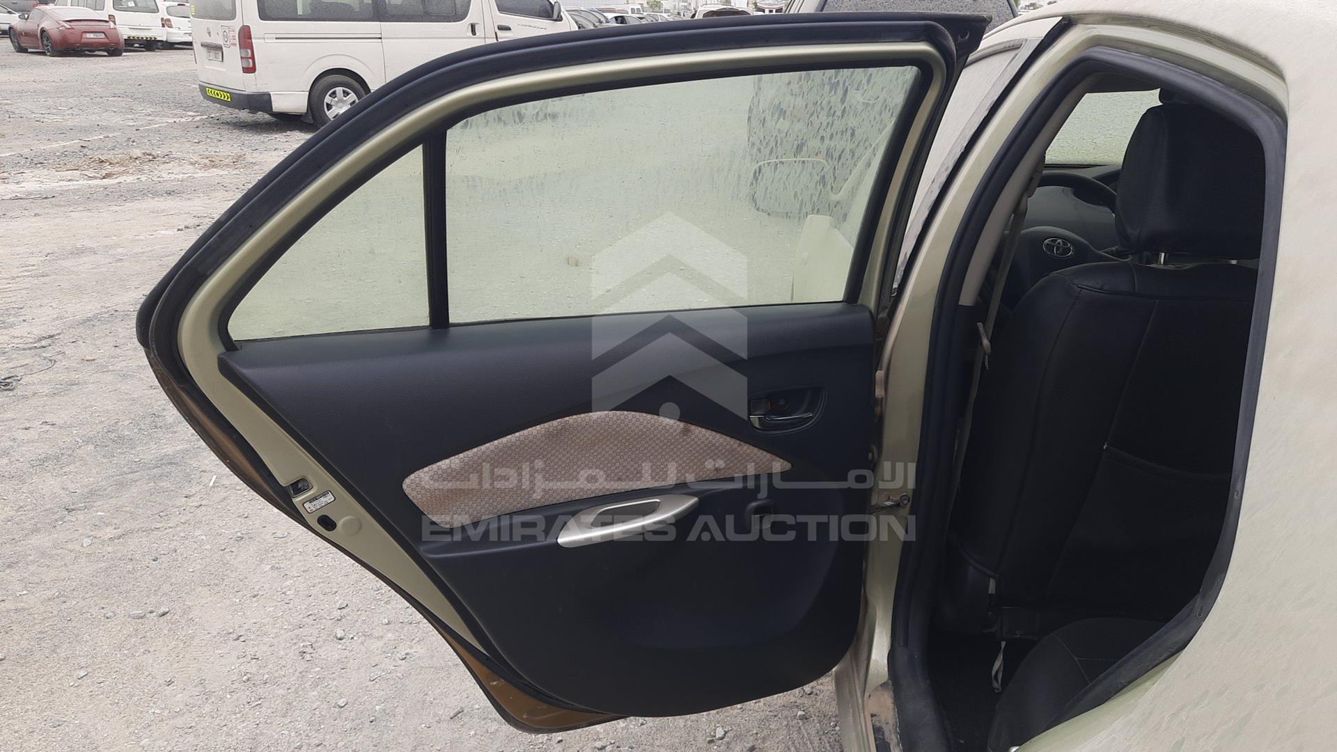 2006 TOYOTA YARIS VIN: JTDBW923061013451