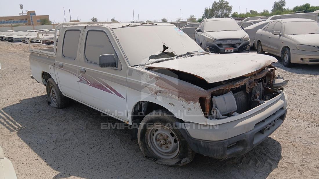 1998 Nissan 2400 — Front Right Angle — Photo 8