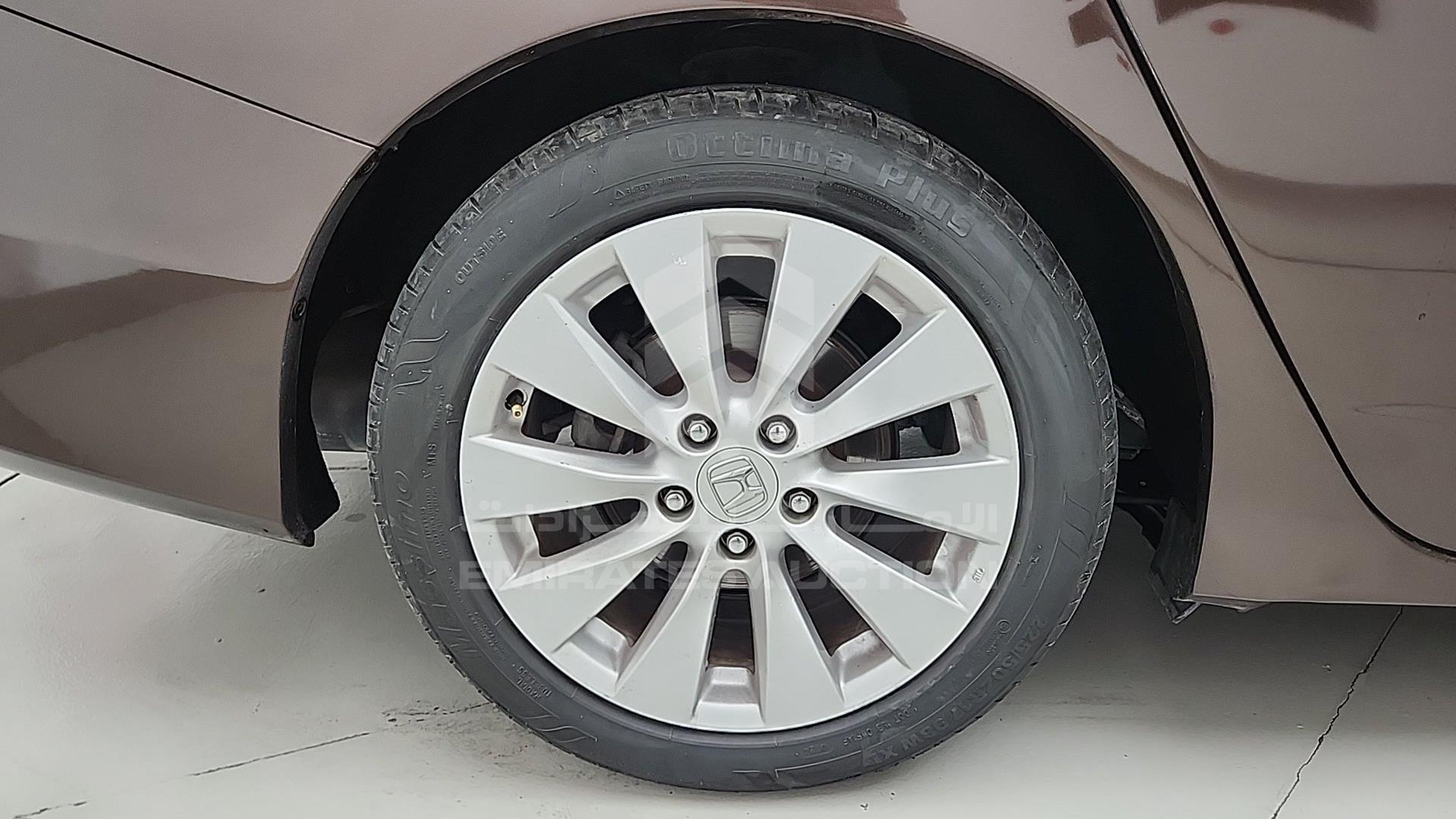 2013 HONDA ACCORD VIN: 1HGCR367XDA600938