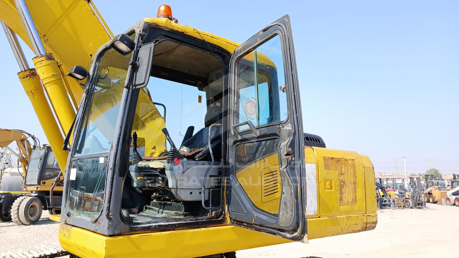 2004 KOMATSU PC220-7 VIN: KMTPC054K02060588