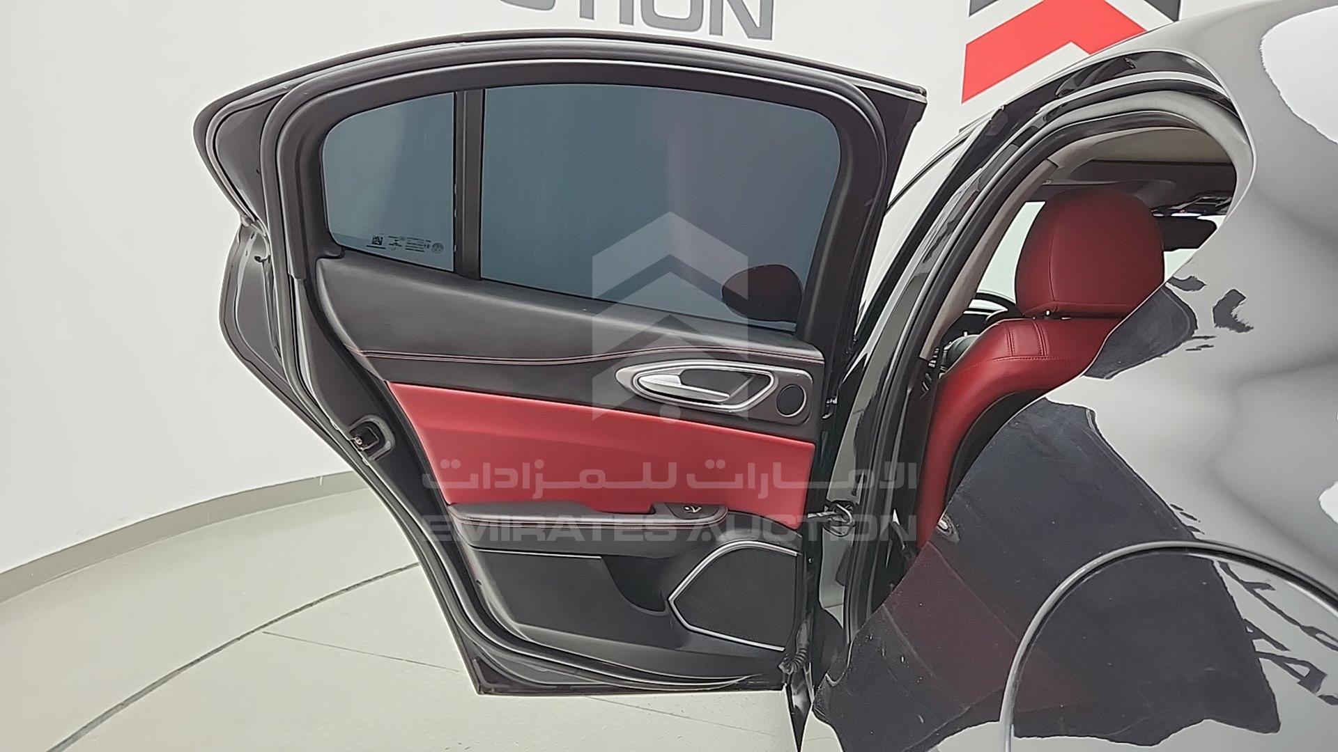 2019 ALFA ROMEO GIULIA VIN: ZAREAFDN7K7612658