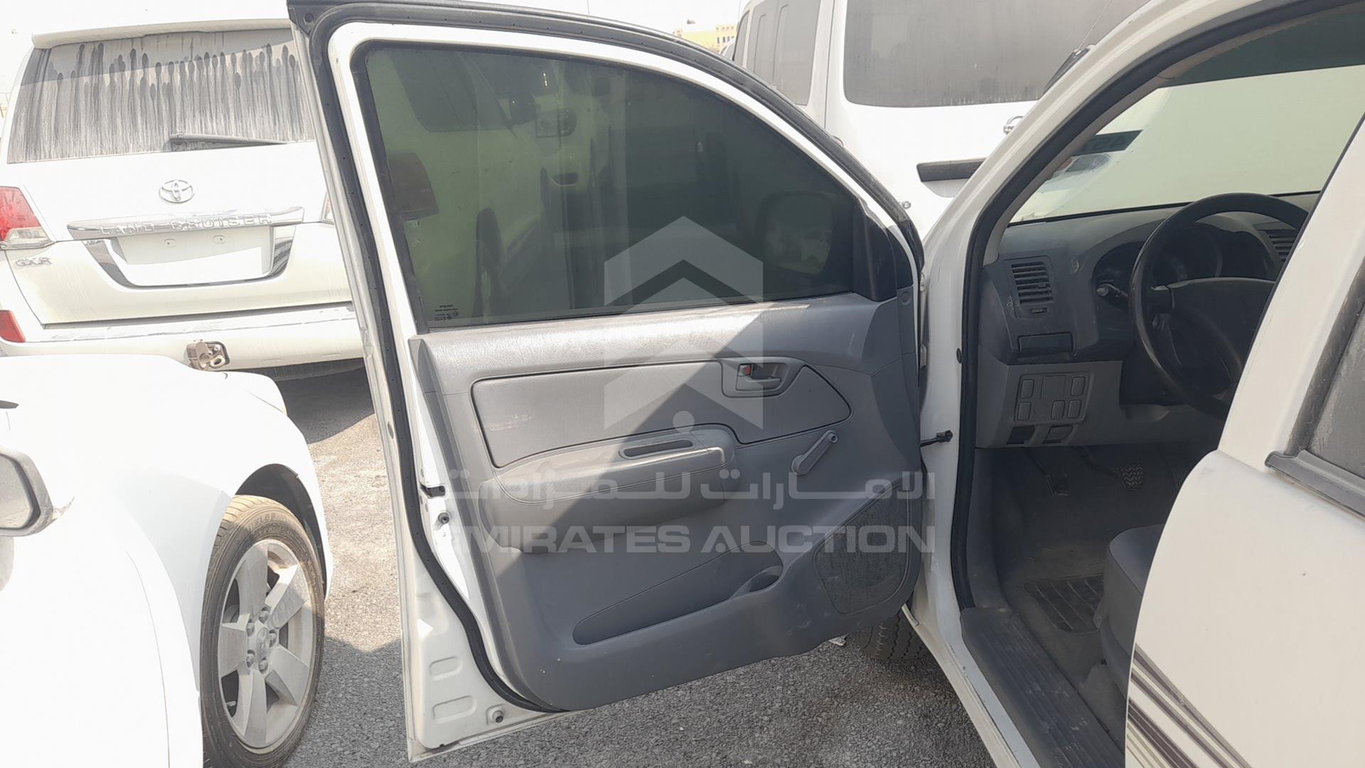 2007 TOYOTA HILUX VIN: MR0EX12G572301980