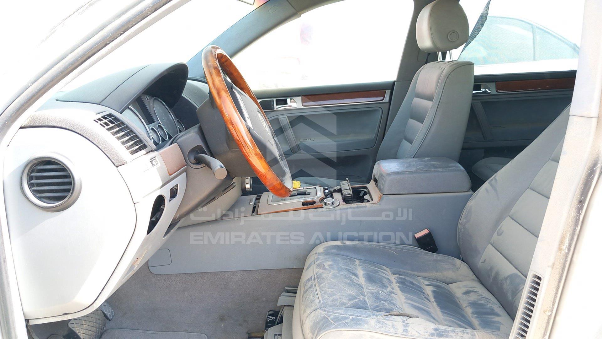 2005 VOLKSWAGEN TOUAREG VIN: WVGAE57L85D054872