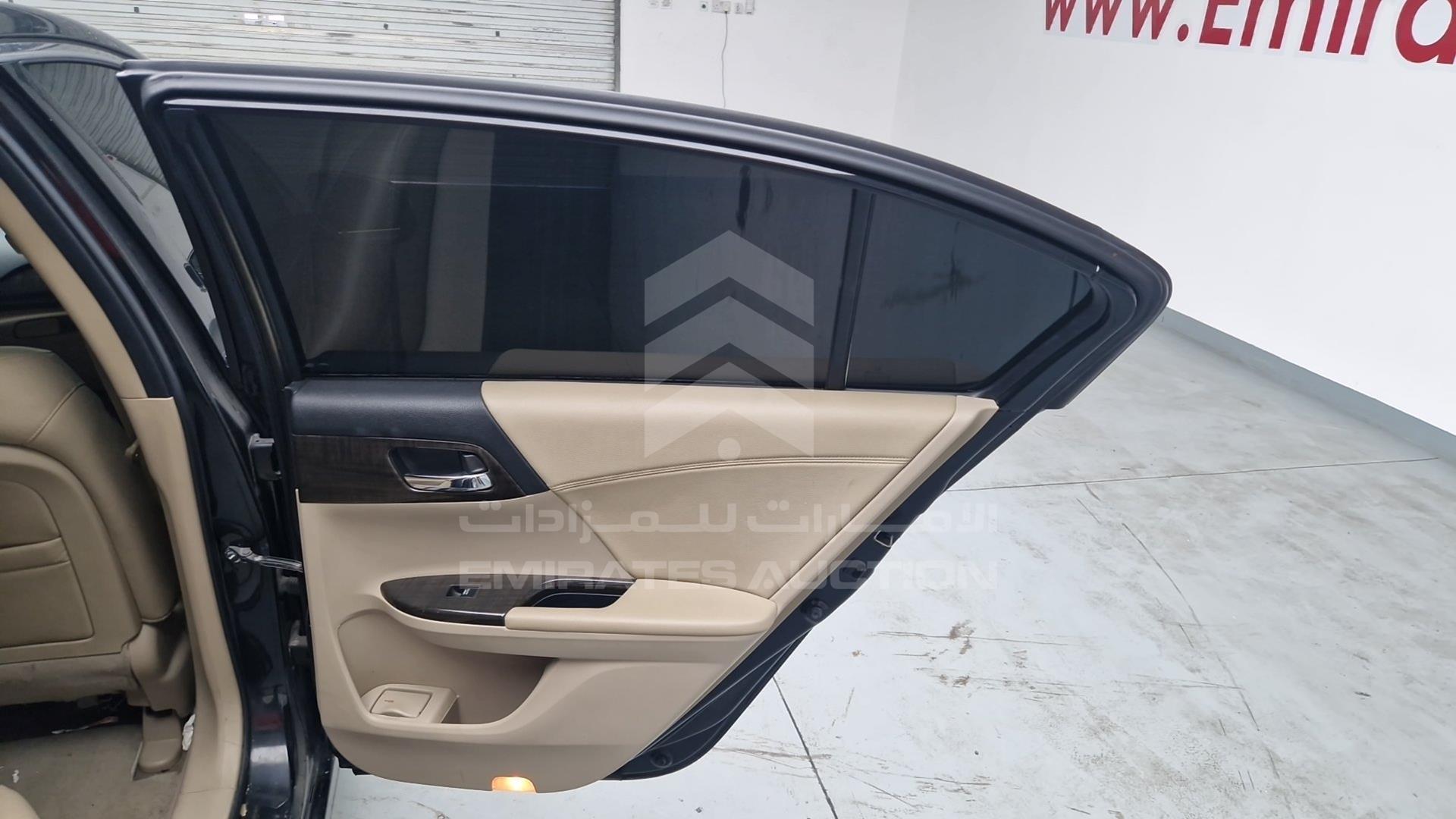 2016 HONDA ACCORD VIN: LUCCR2669G3407975