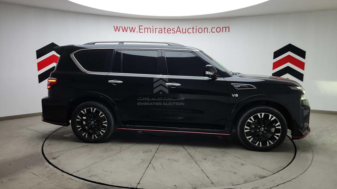 2021 Nissan Patrol — Right Full View — Photo 40
