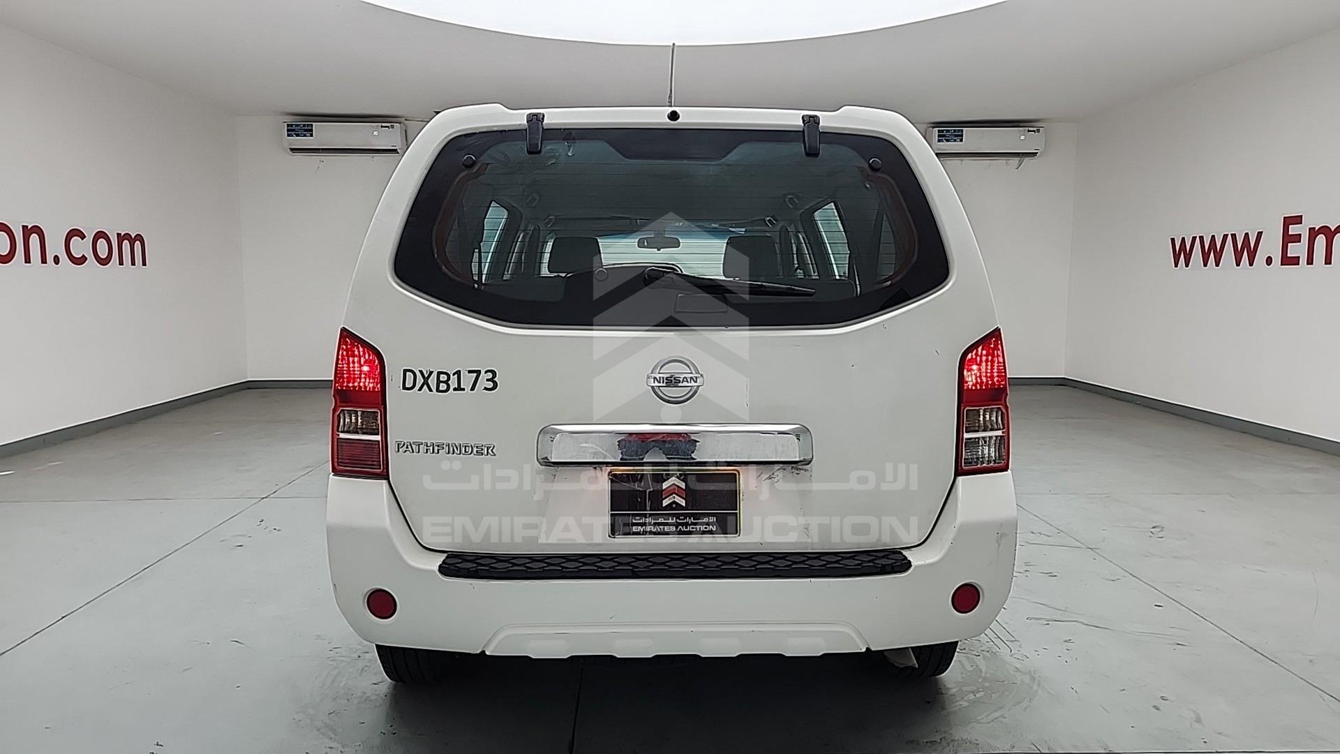 2015 NISSAN PATHFINDER VIN: VSKLR11A1FA579582