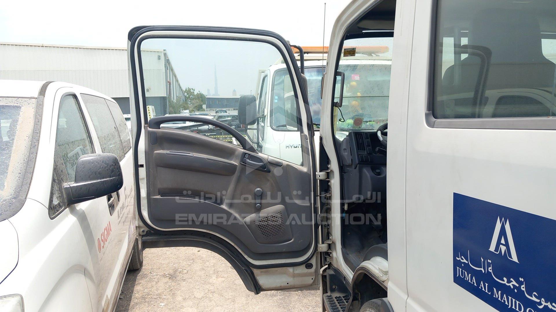 2014 ISUZU NPR VIN: JAMKP33T3E7P19487