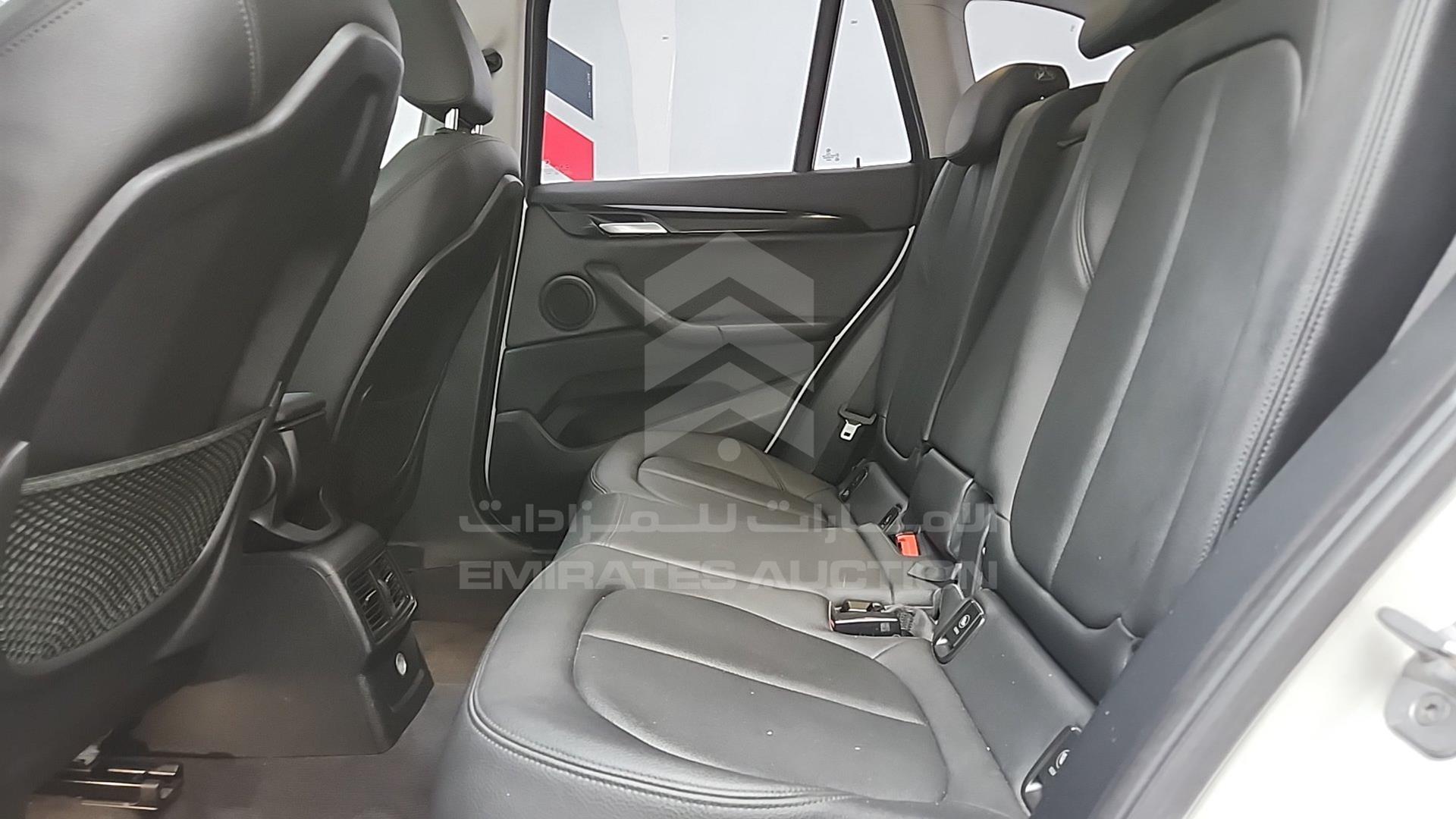 2018 BMW X1 VIN: WBAJG3106JEE24237