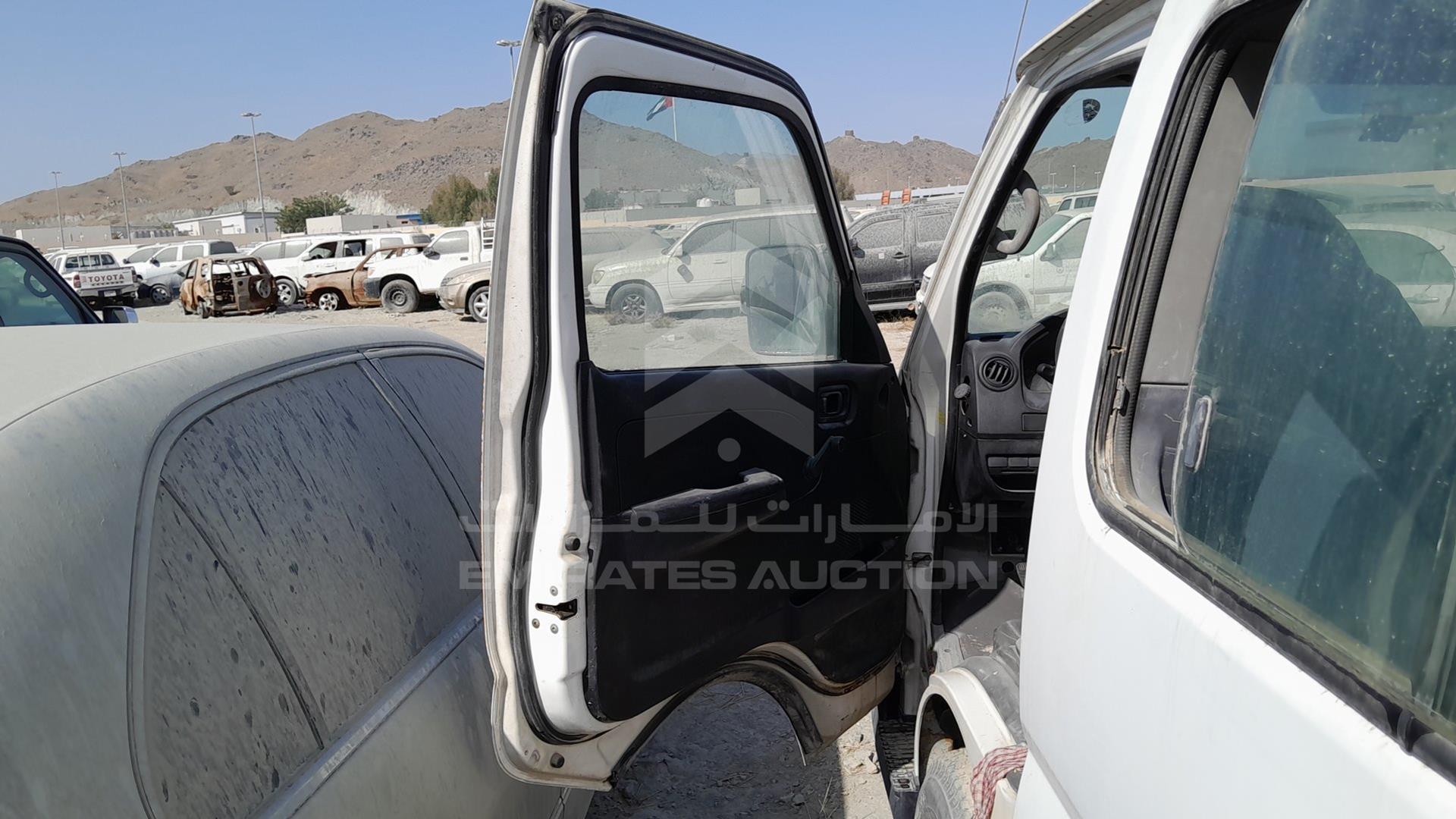 2008 NISSAN URVAN VIN: JN6AE54S08X000370