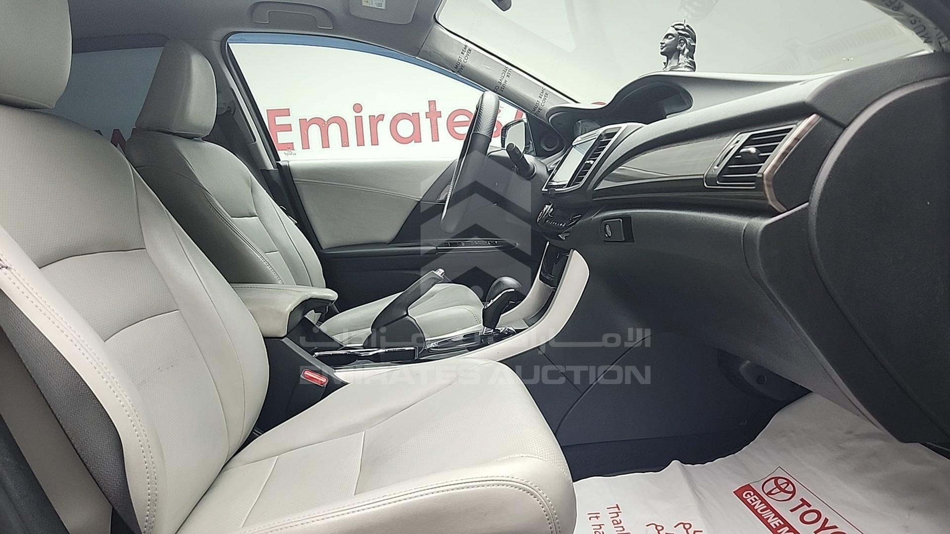 2017 HONDA ACCORD VIN: 1HGCR2F78HA053300