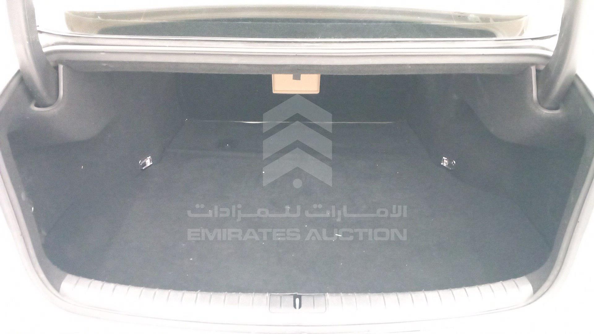 2017 HYUNDAI GENESIS VIN: KMHGN41E7HU183544
