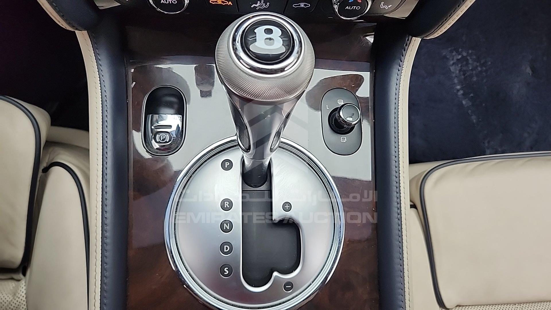 2012 BENTLEY FLYING SPUR VIN: SCBBE53W1CC072662