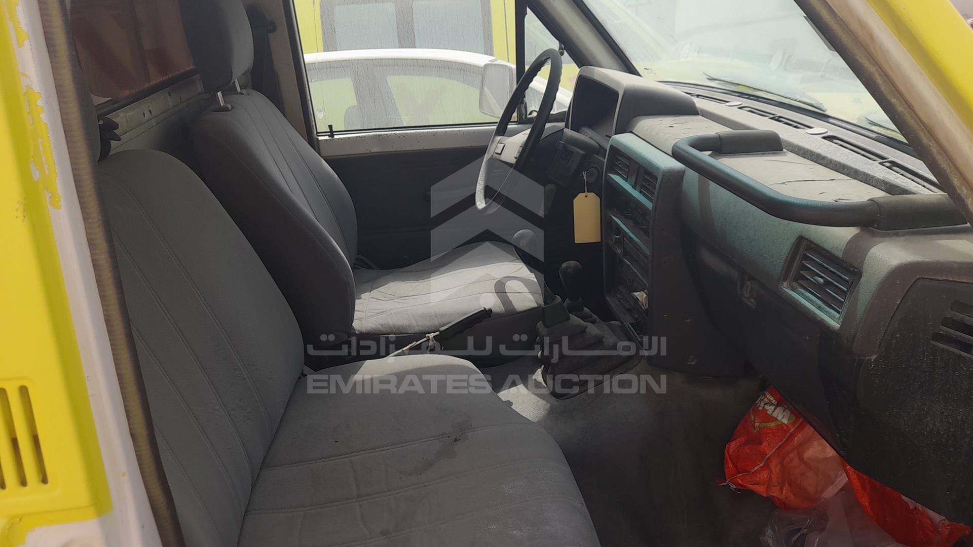 0 NISSAN --- VIN: JN1URGY60Z0027313