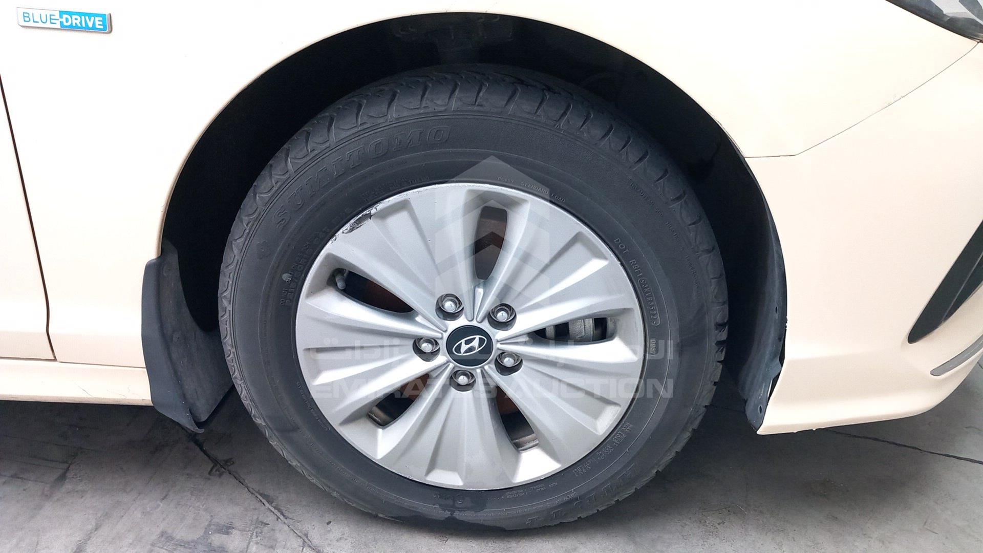 2019 HYUNDAI SONATA HYBRID VIN: KMHE24139KA093092