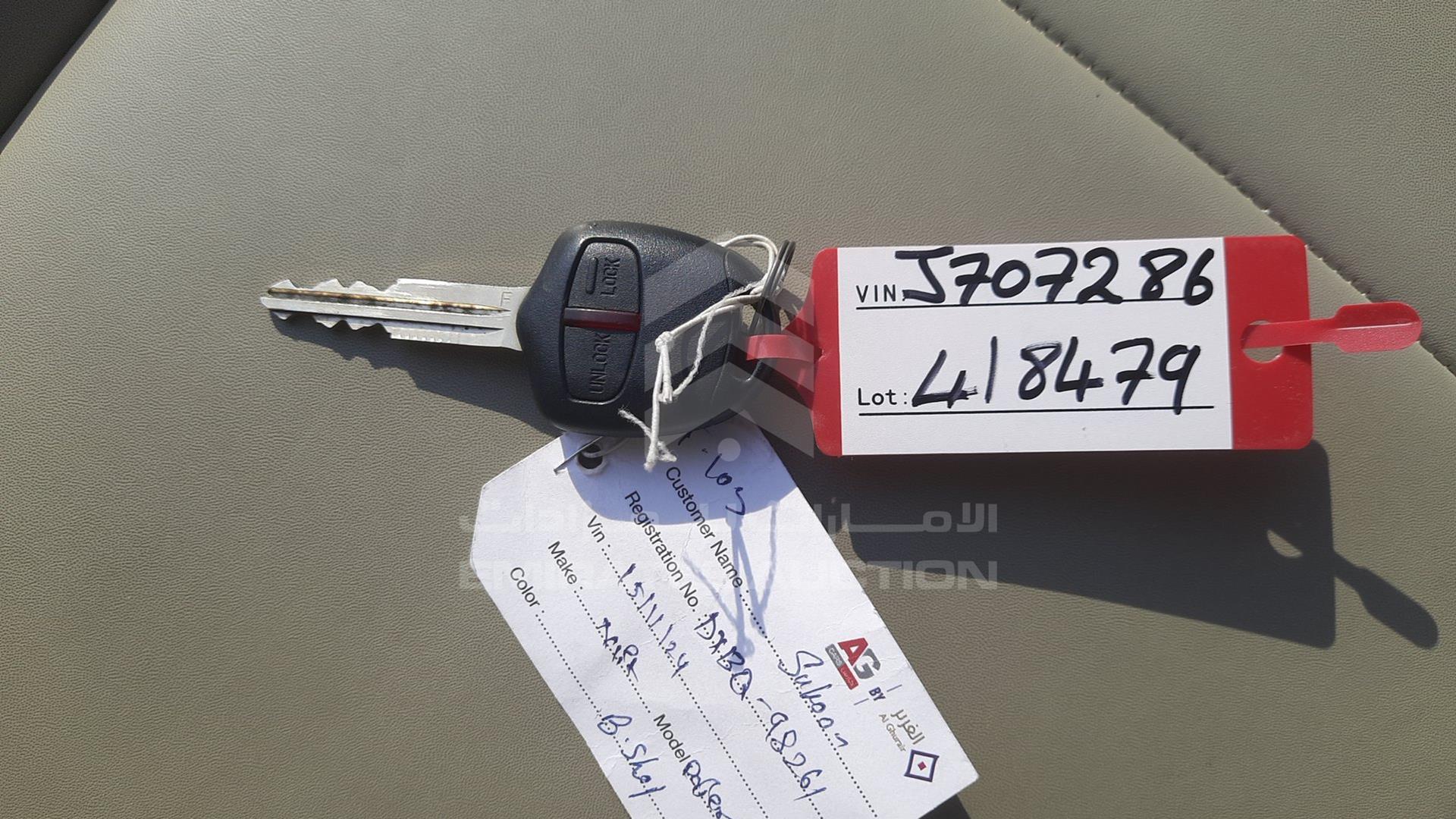 2011 MITSUBISHI PAJERO VIN: JMYLRV95WBJ707286