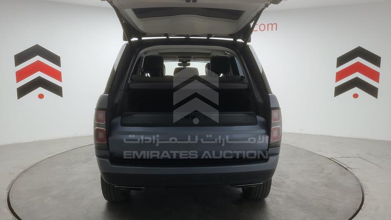 SALGA2BV6JA380966 Auction: EmiratesAuction Lot: 405807 SALGA2BV6JA380966 Range Rover Vogue SE 2018 BLUE Photo 30