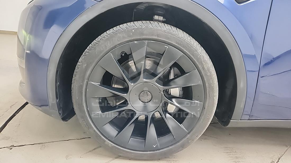 تيسلا Model Y 2024 — الإطار الأمامي الأيسر — صورة 36