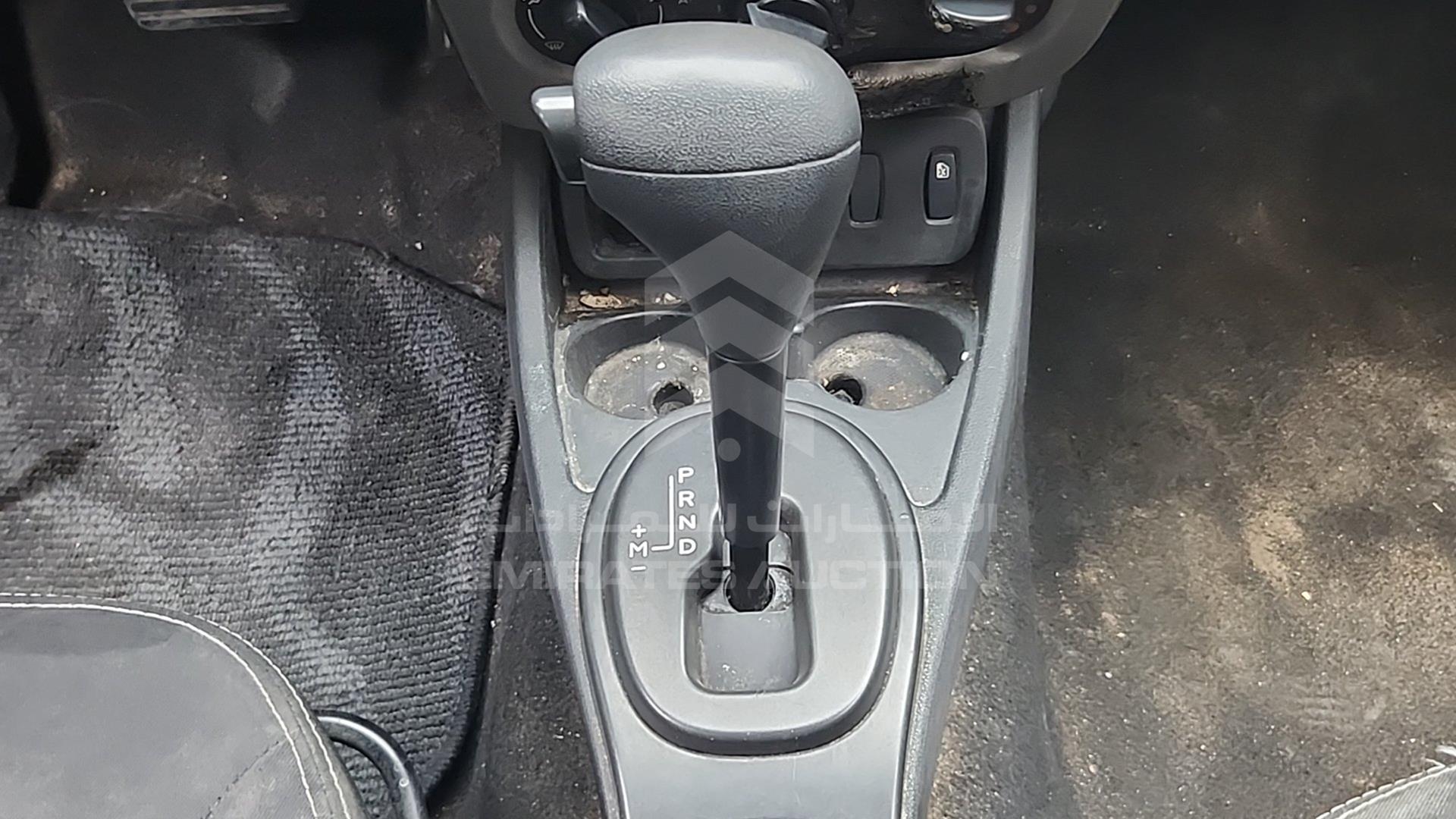 2015 RENAULT DUSTER VIN: VF1HSRCA7FA523927