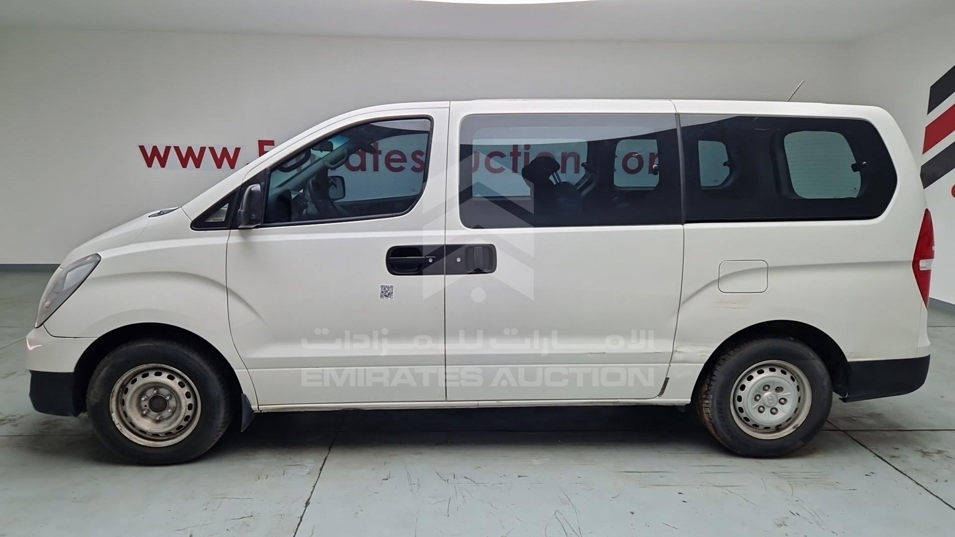 2016 HYUNDAI H1 VIN: KMJWA37RXGU775139