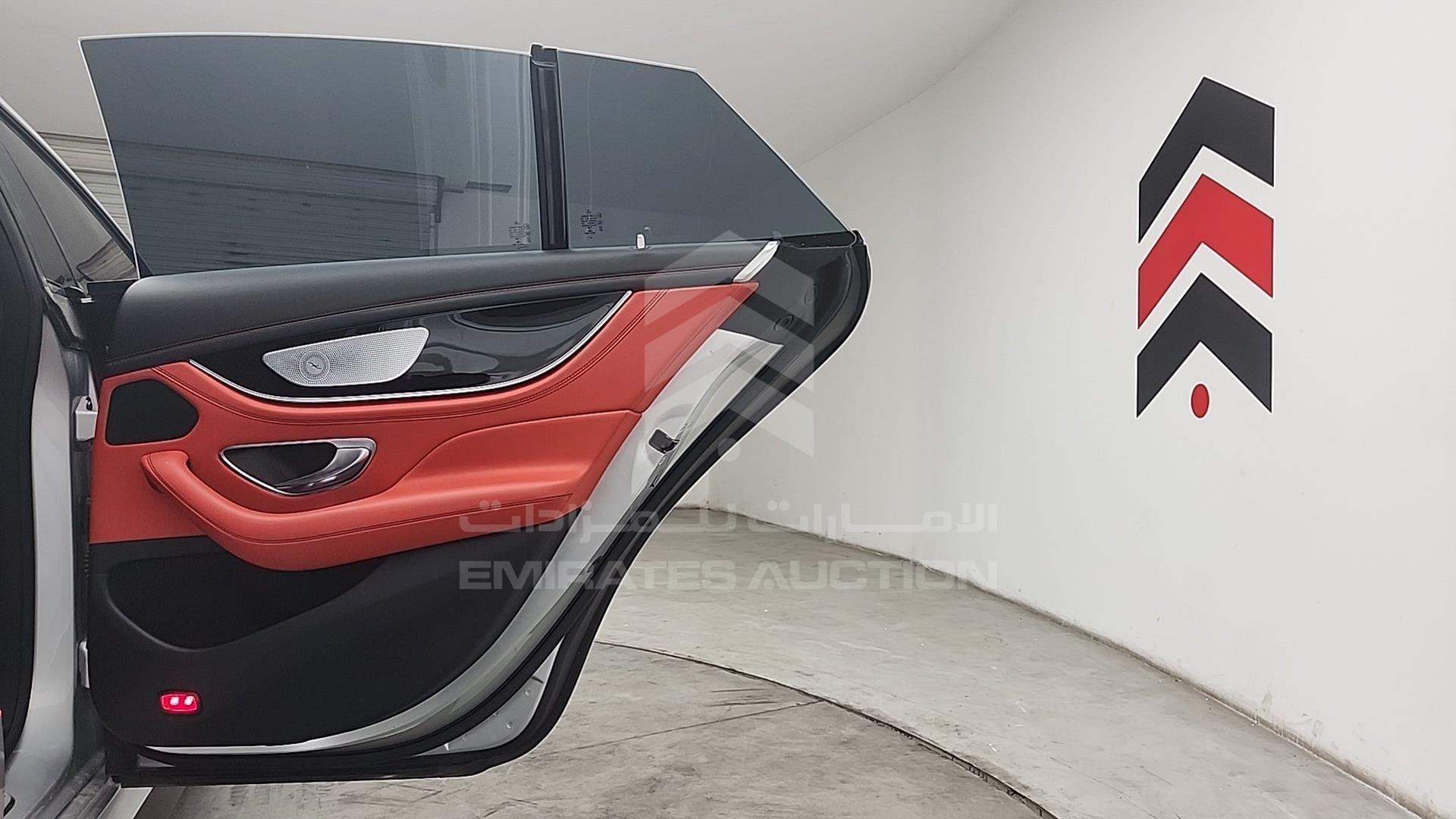 2019 MERCEDES GT 43 AMG VIN: WDD7X5JB8KA007031