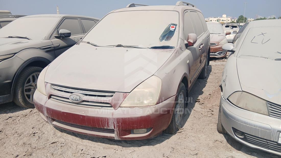 2008 Kia Carnival — Front Left Angle — Photo 5
