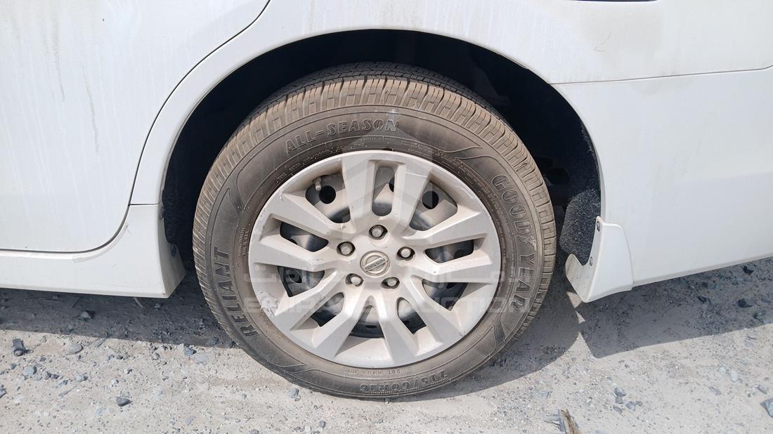 نيسان التيما 2015 — الإطار الخلفي الأيسر — صورة 30