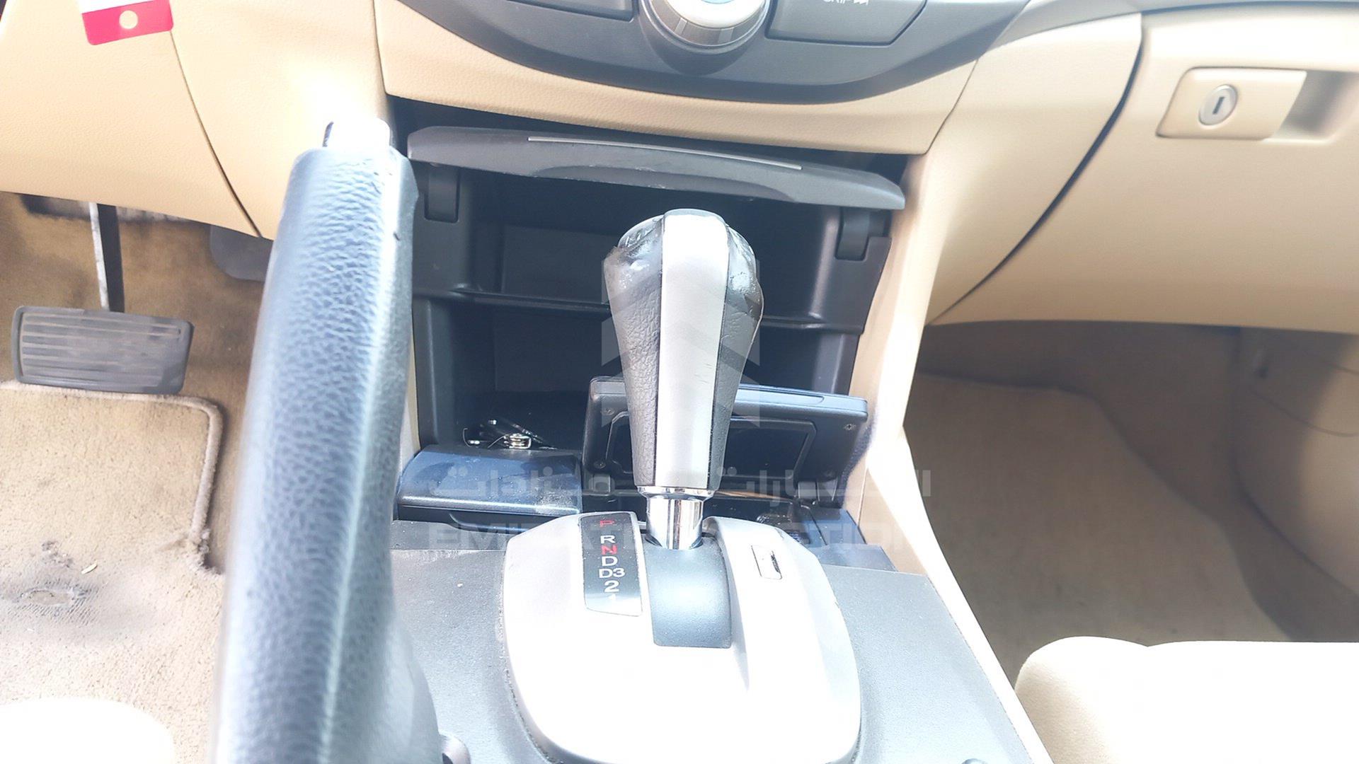 2011 HONDA ACCORD VIN: JHMCP2639BC402461