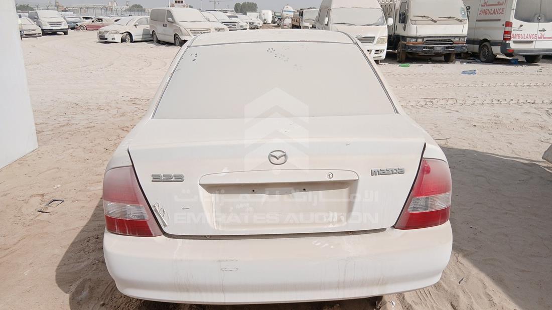 مازدا 323 2003 — الزاوية الخلفية — صورة 7