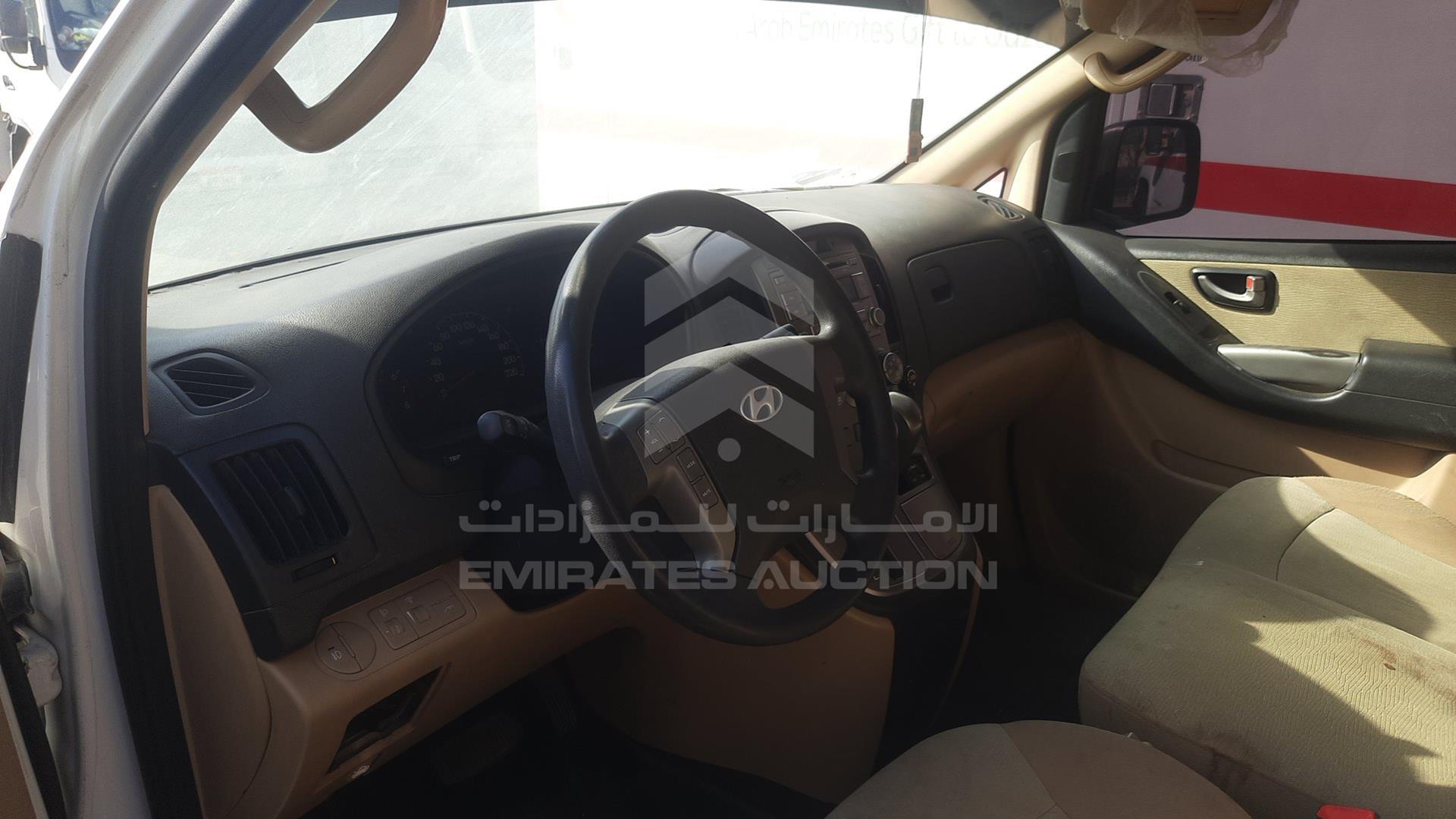 2016 HYUNDAI H1 VIN: KMJWA37R8GU761238