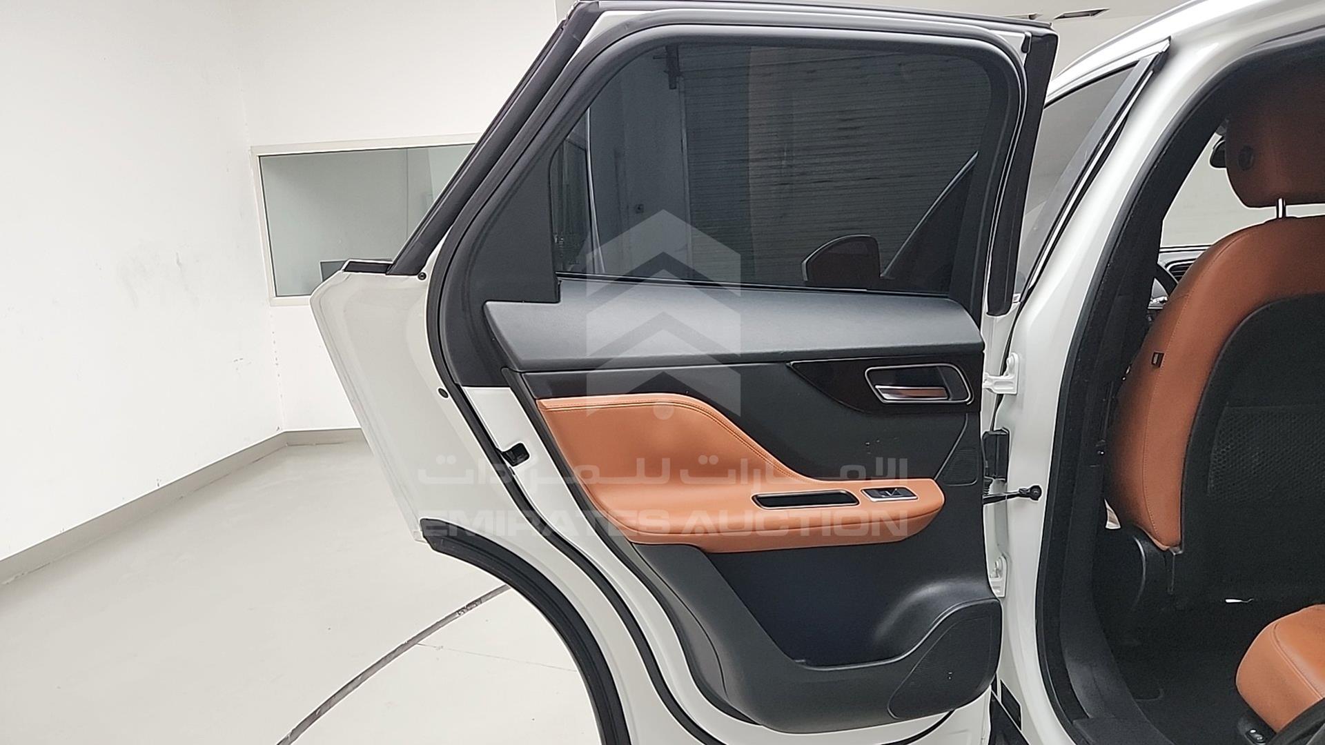 2017 JAGUAR F-PACE VIN: SADCA2BV7HA077179