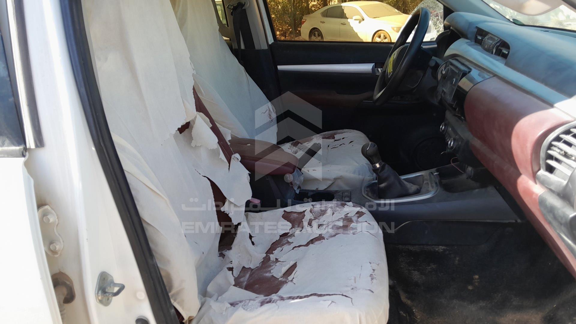 0 TOYOTA HILUX VIN: MR0HX8CD100881708