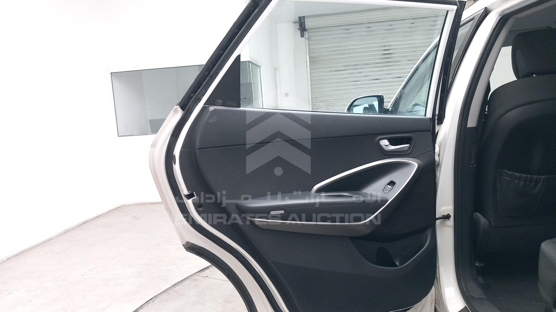 2014 HYUNDAI SANTA FE VIN: KMHSM81E6EU050192