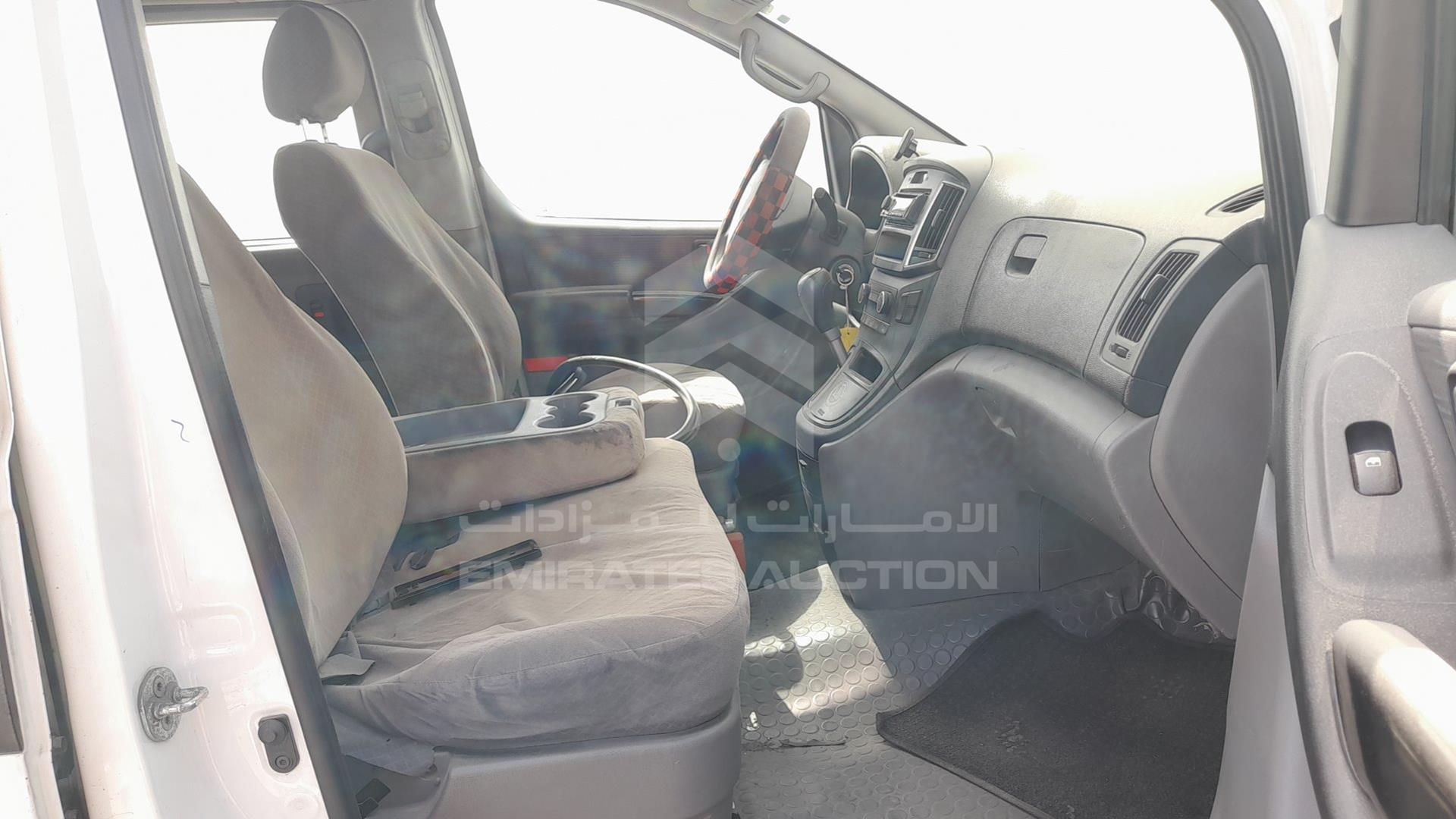 2016 HYUNDAI H1 VIN: KMJWA37R0GU779183