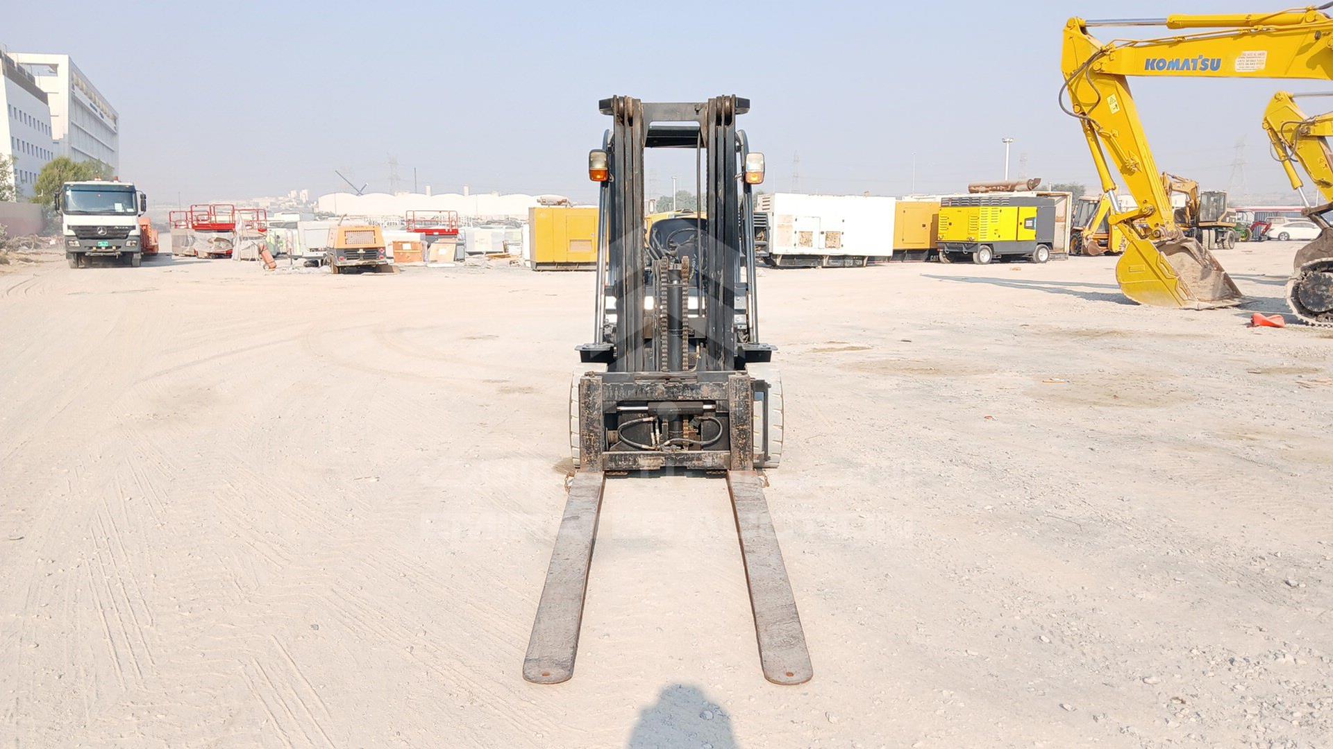 2013 TOYOTA FORKLIFT VIN: 308FGJ3533318