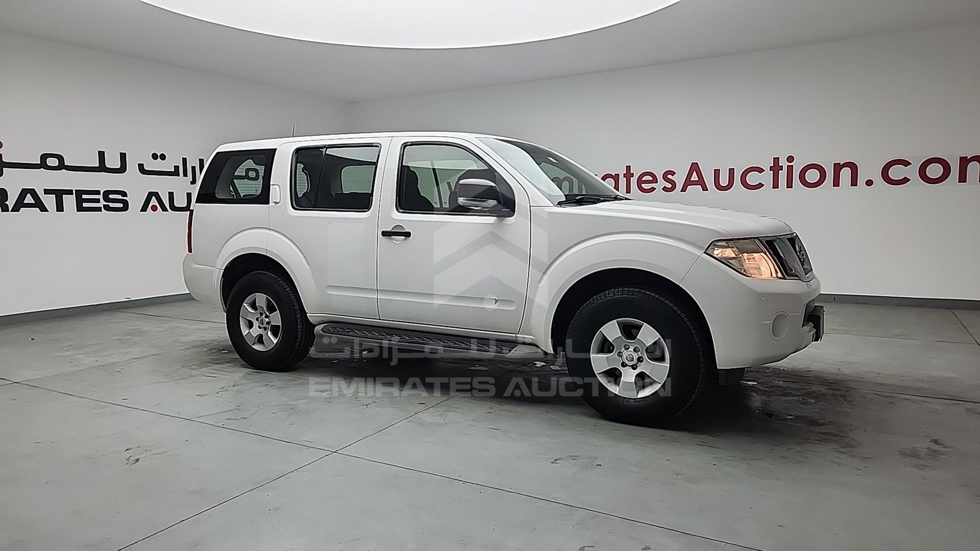 2015 NISSAN PATHFINDER VIN: VSKLR11A2FA568140