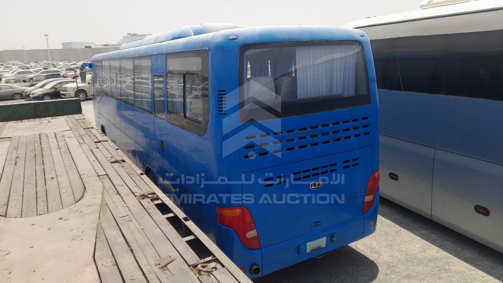 2010 BUS --- VIN: LGF6JR9W4AF123549
