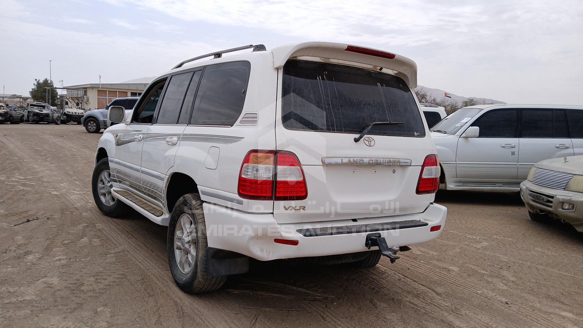2004 TOYOTA LAND CRUISER VIN: JTEHT05J942060151