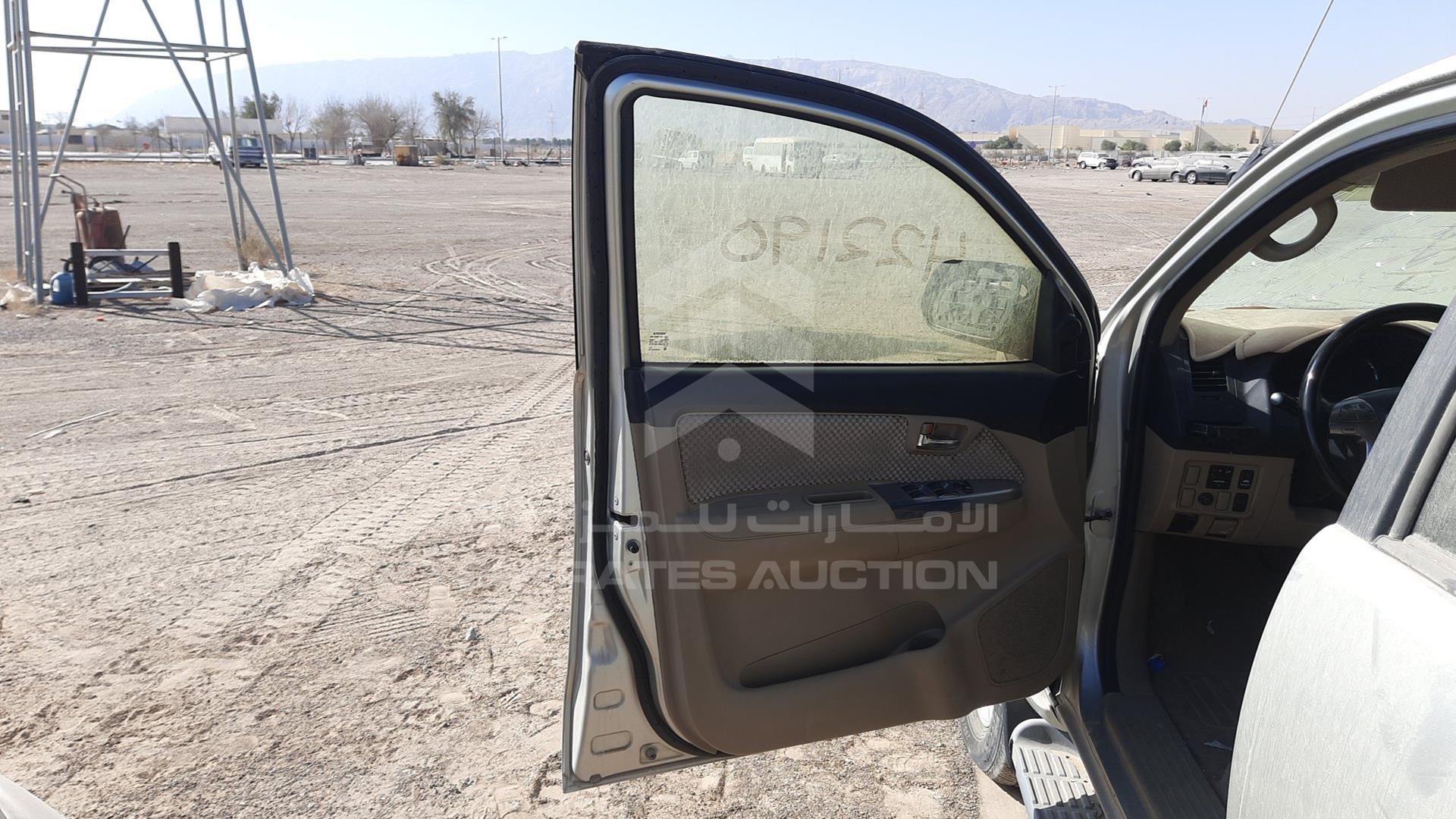 2014 TOYOTA FORTUNER VIN: MHFYX59G4E8061828