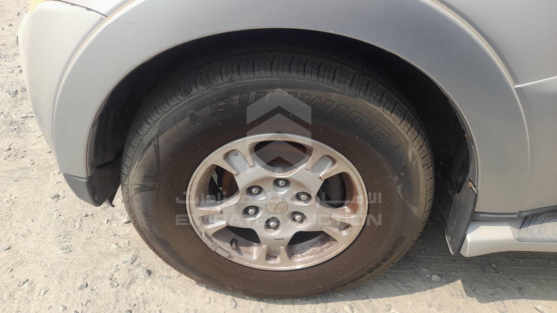 2008 MITSUBISHI PAJERO VIN: JMYLRV93W8J723952